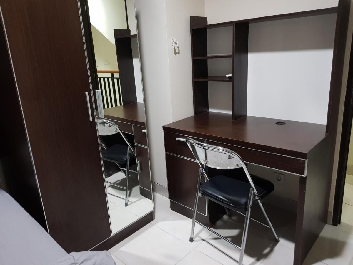 Aloha Guest House - 1 Male Only Tangerang Ngoại thất bức ảnh