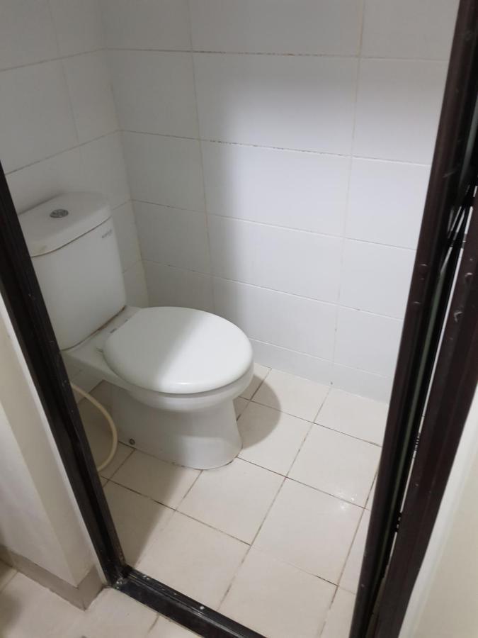 Aloha Guest House - 1 Male Only Tangerang Ngoại thất bức ảnh