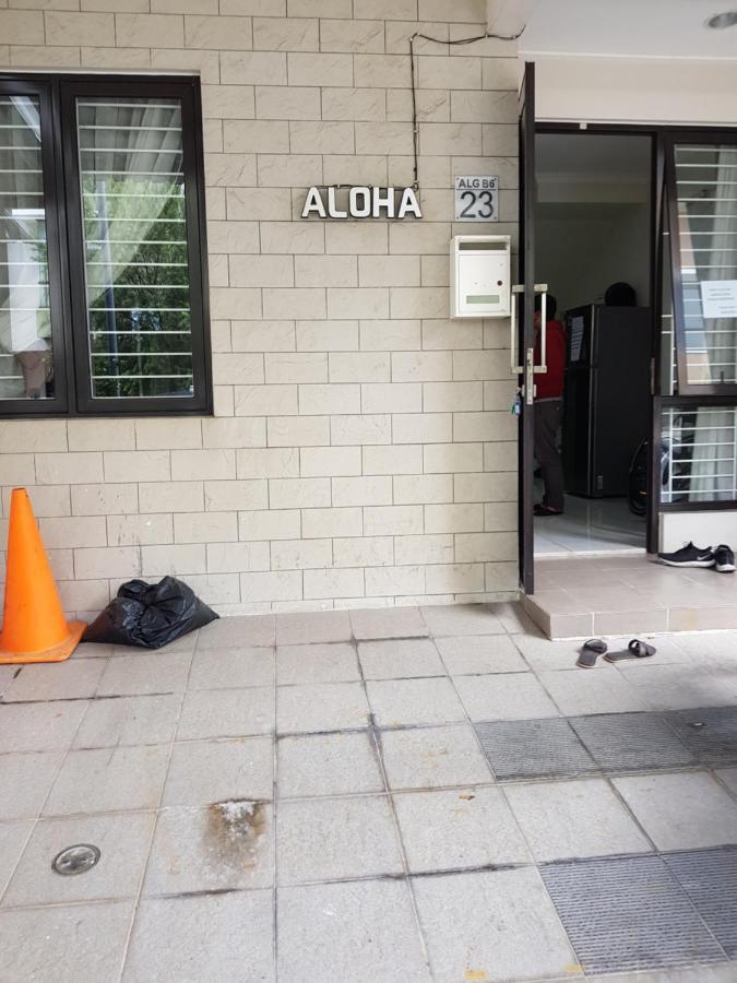 Aloha Guest House - 1 Male Only Tangerang Ngoại thất bức ảnh