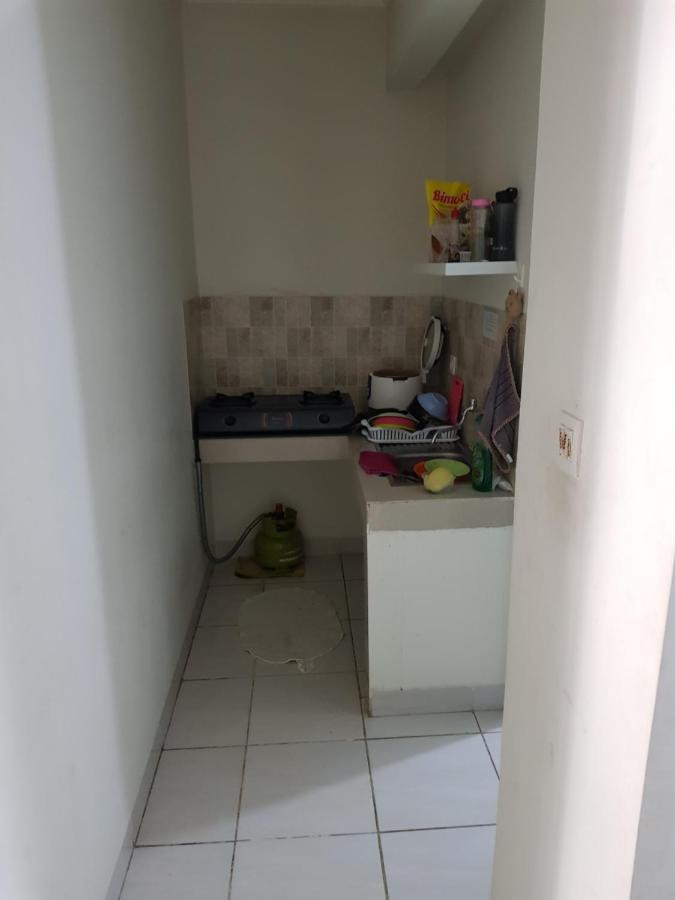 Aloha Guest House - 1 Male Only Tangerang Ngoại thất bức ảnh