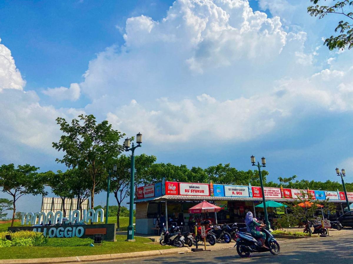 Aloha Guest House - 1 Male Only Tangerang Ngoại thất bức ảnh