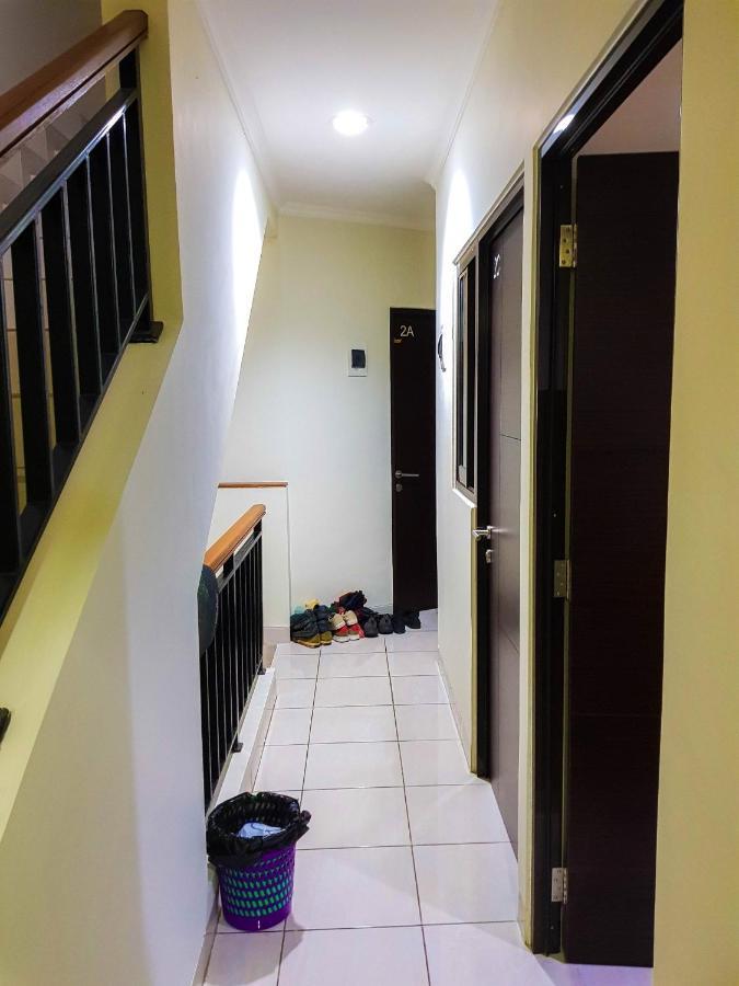 Aloha Guest House - 1 Male Only Tangerang Ngoại thất bức ảnh