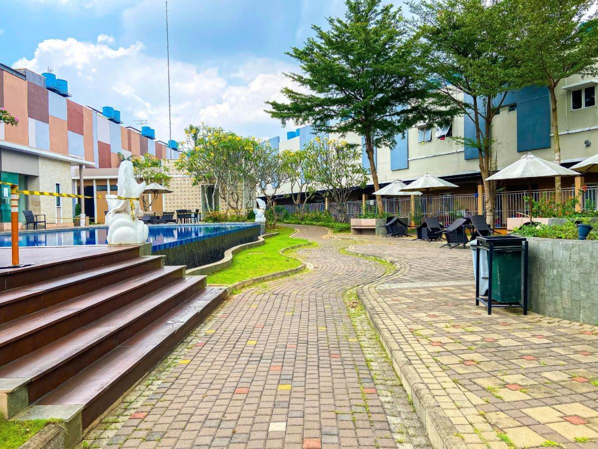 Aloha Guest House - 1 Male Only Tangerang Ngoại thất bức ảnh
